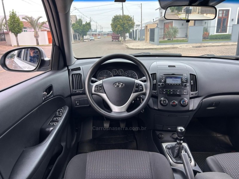I30 2.0 MPI 16V GASOLINA 4P MANUAL - 2012 - VENâNCIO AIRES