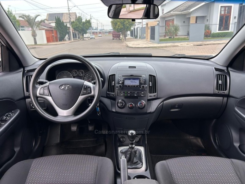 I30 2.0 MPI 16V GASOLINA 4P MANUAL - 2012 - VENâNCIO AIRES