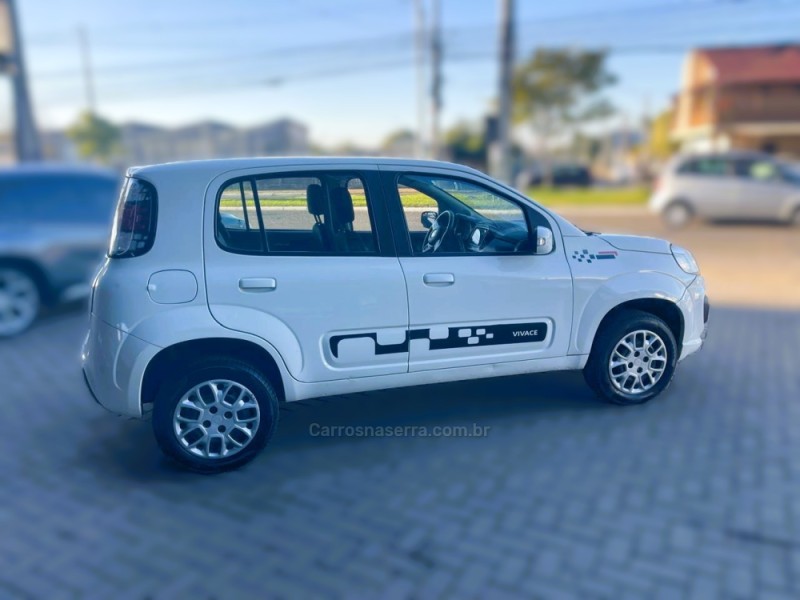 UNO 1.0 EVO ATTRACTIVE 8V FLEX 4P MANUAL - 2016 - NOVO HAMBURGO