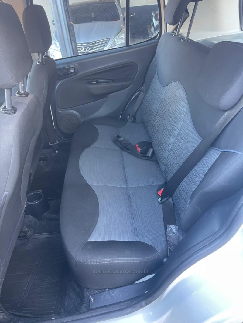 UNO 1.0 EVO ATTRACTIVE 8V FLEX 4P MANUAL - 2016 - NOVO HAMBURGO