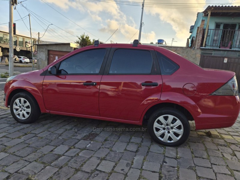 FIESTA 1.6 MPI CLASS SEDAN 8V FLEX 4P MANUAL - 2011 - CAXIAS DO SUL