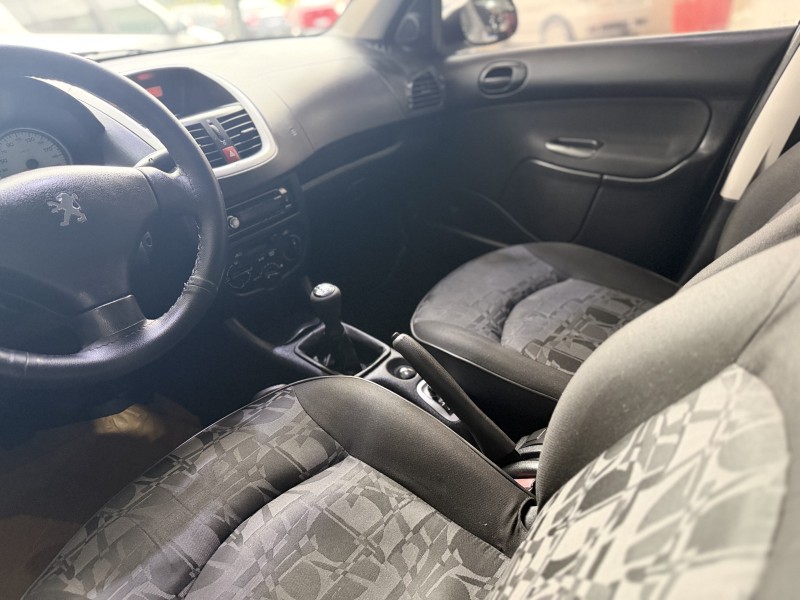 207 1.4 XR 8V FLEX 4P MANUAL - 2010 - PORTãO