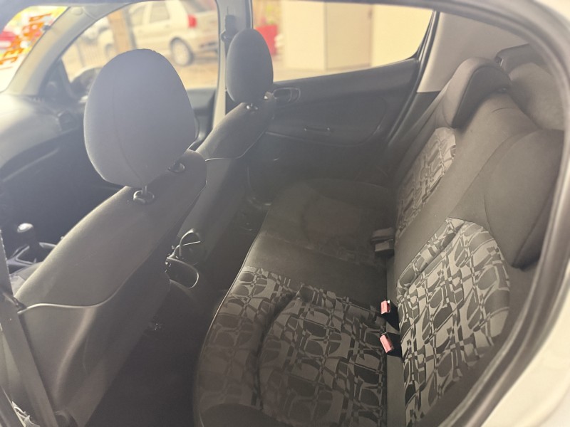 207 1.4 XR 8V FLEX 4P MANUAL - 2010 - PORTãO