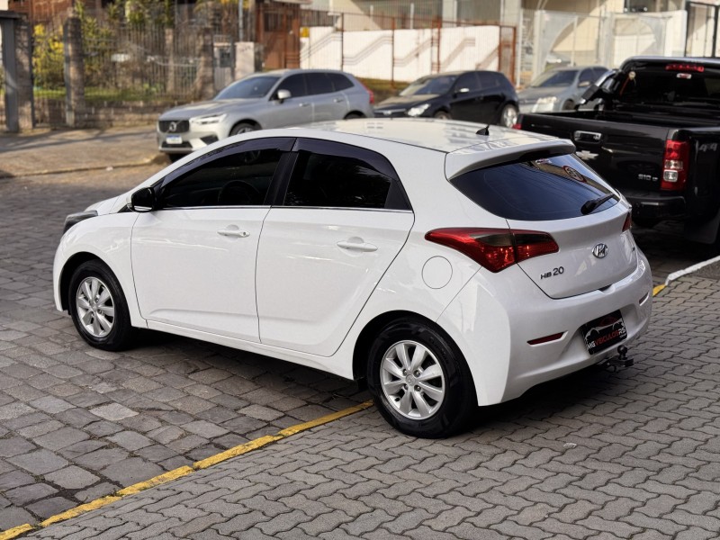 HB20 1.6 COMFORT PLUS 16V FLEX 4P MANUAL - 2014 - CAXIAS DO SUL