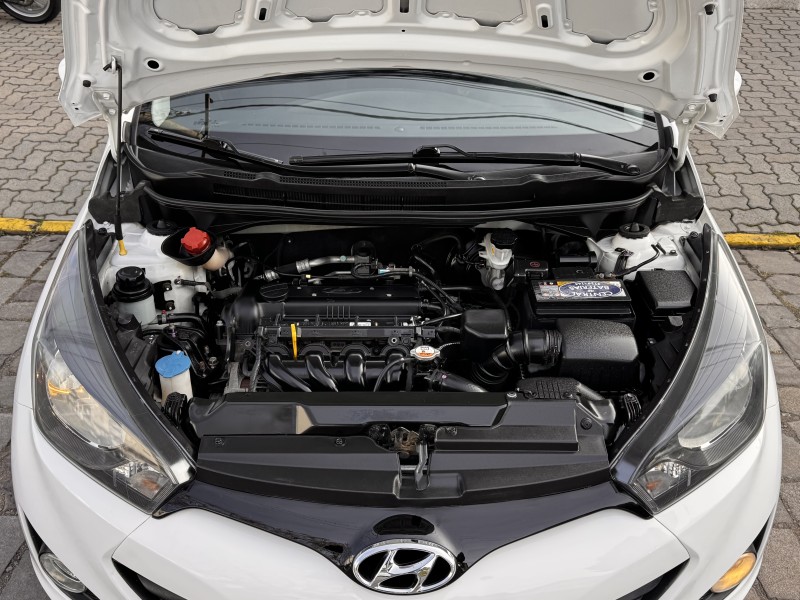 HB20 1.6 COMFORT PLUS 16V FLEX 4P MANUAL - 2014 - CAXIAS DO SUL