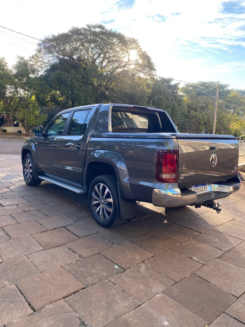 AMAROK 3.0 V6 TDI HIGHLINE CD DIESEL 4MOTION AUTOMÁTICO - 2020 - SANANDUVA