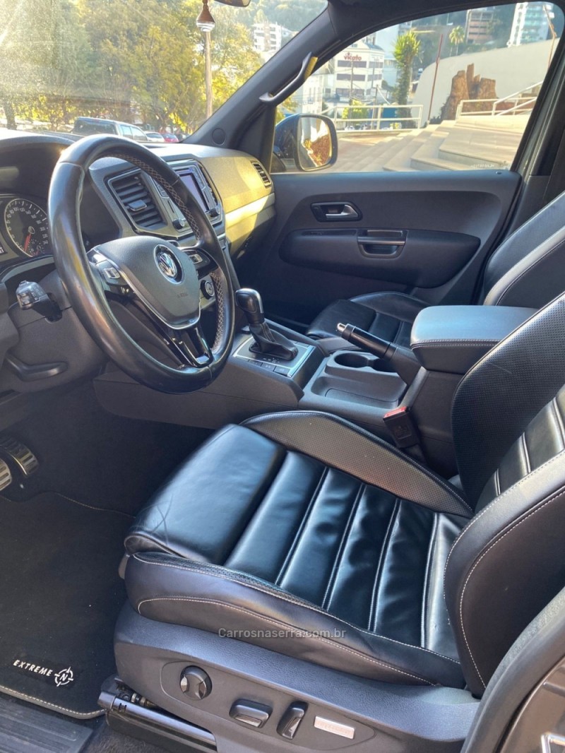 AMAROK 3.0 V6 TDI HIGHLINE CD DIESEL 4MOTION AUTOMÁTICO - 2020 - SANANDUVA