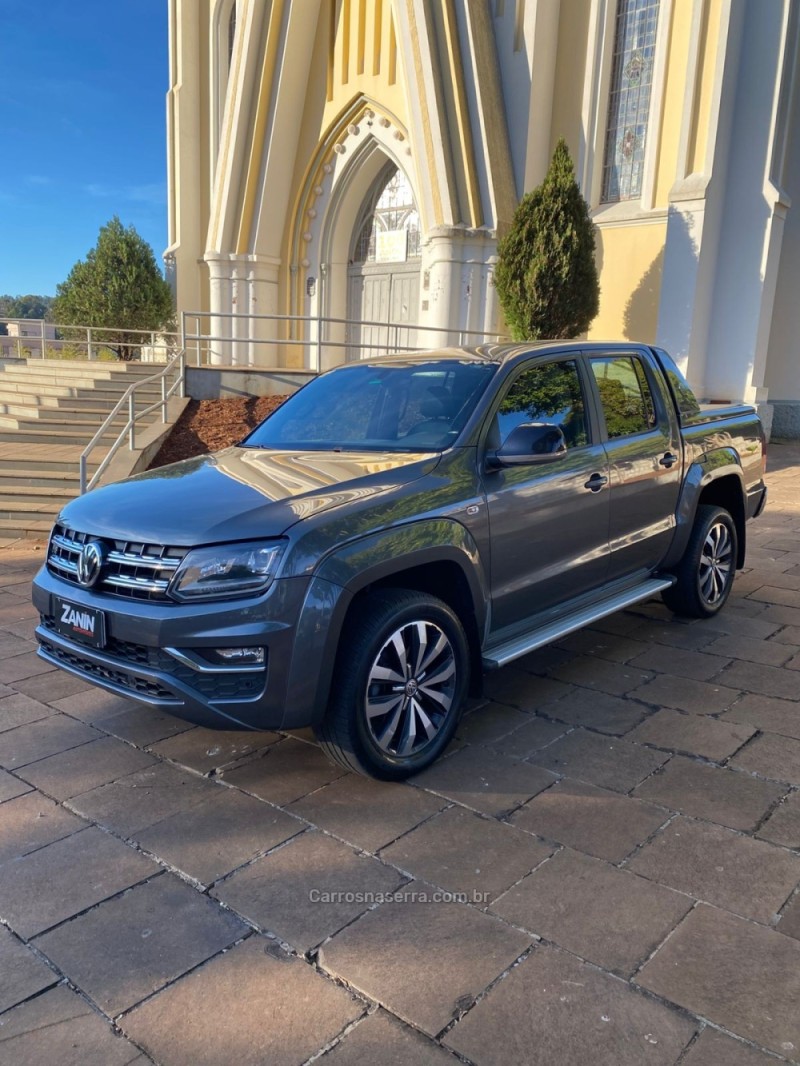 AMAROK 3.0 V6 TDI HIGHLINE CD DIESEL 4MOTION AUTOMÁTICO - 2020 - SANANDUVA