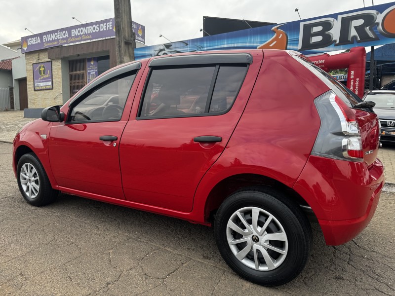 SANDERO 1.0 AUTHENTIQUE 16V FLEX 4P MANUAL - 2014 - DOIS IRMãOS