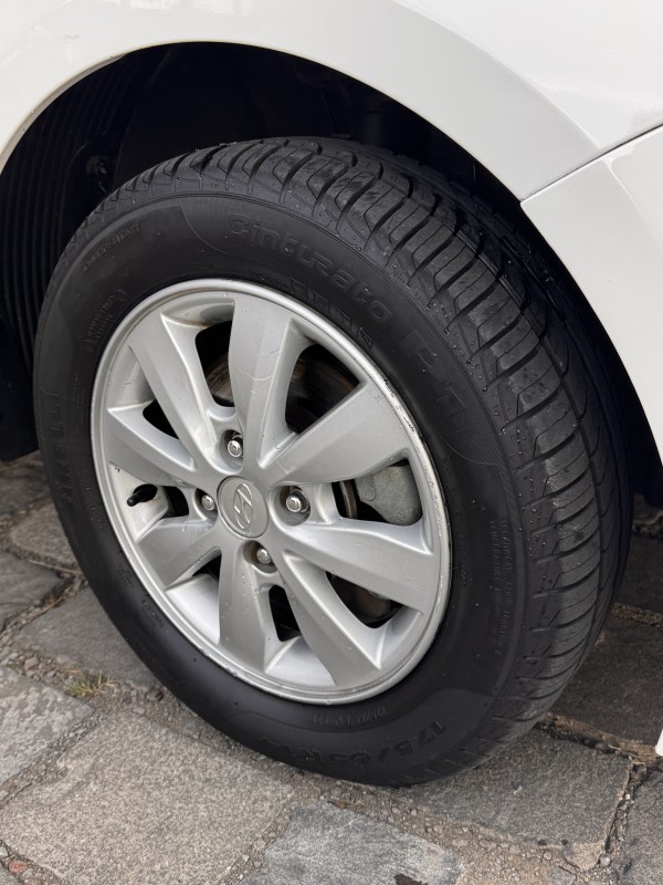 HB20S 1.6 COMFORT PLUS 16V FLEX 4P MANUAL - 2015 - CAXIAS DO SUL