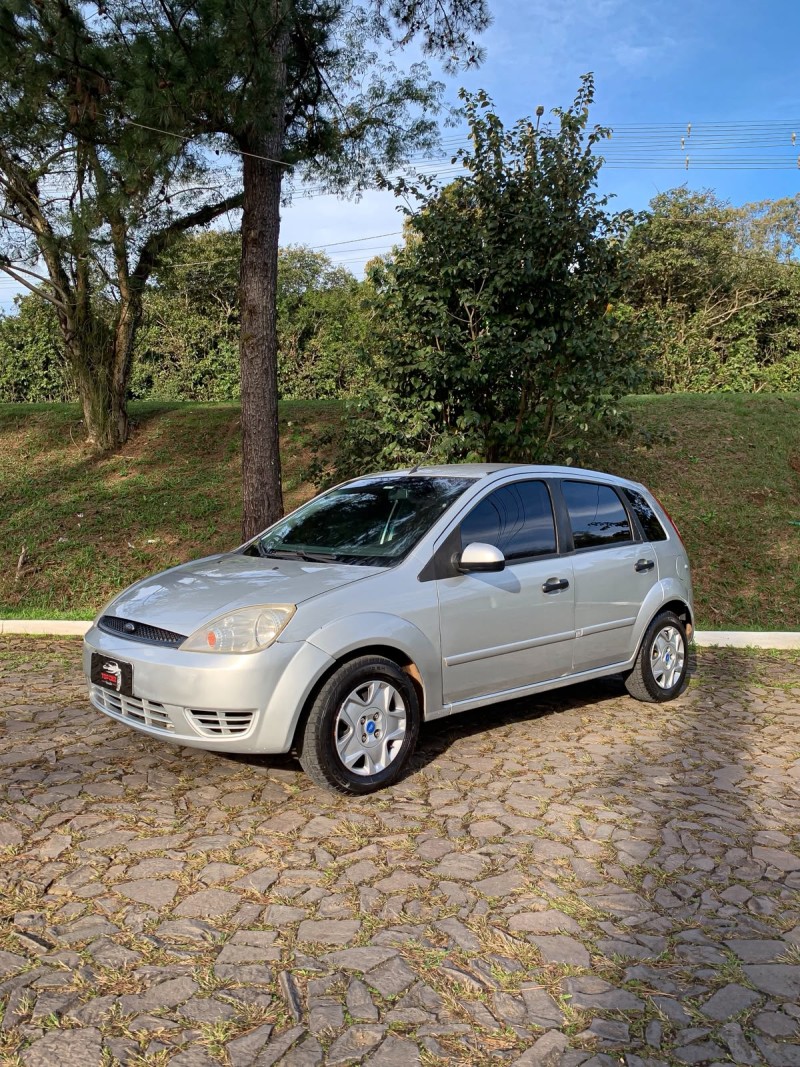 FIESTA 1.6 MPI STREET 8V GASOLINA 4P MANUAL - 2004 - SãO SEBASTIãO DO CAí