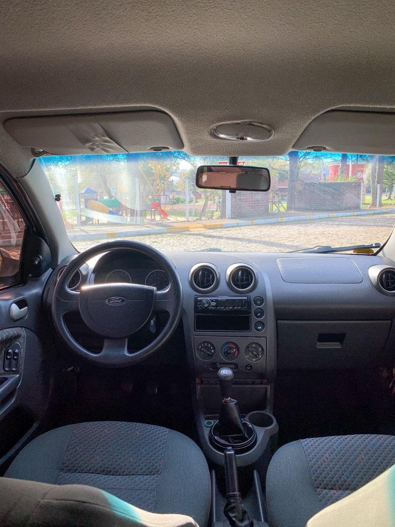 FIESTA 1.6 MPI STREET 8V GASOLINA 4P MANUAL - 2004 - SãO SEBASTIãO DO CAí