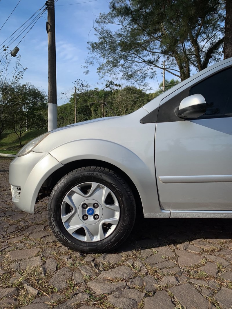 FIESTA 1.6 MPI STREET 8V GASOLINA 4P MANUAL - 2004 - SãO SEBASTIãO DO CAí