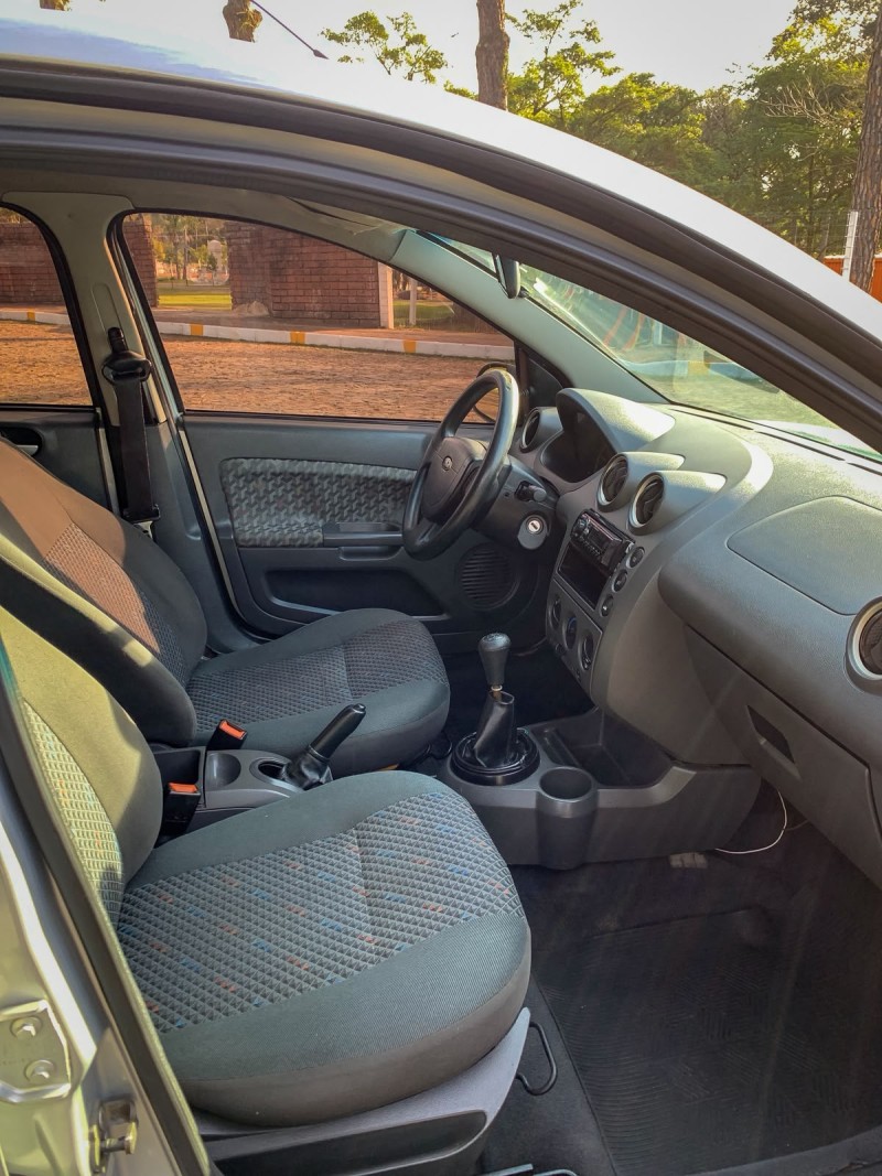 FIESTA 1.6 MPI STREET 8V GASOLINA 4P MANUAL - 2004 - SãO SEBASTIãO DO CAí