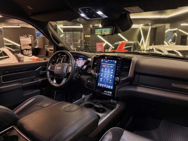 2500 LARAMIE 6.7 NIGHT ED TURBO CD 4X4 DIESEL 4P AUTOMÁTICO - 2021 - NOVO HAMBURGO