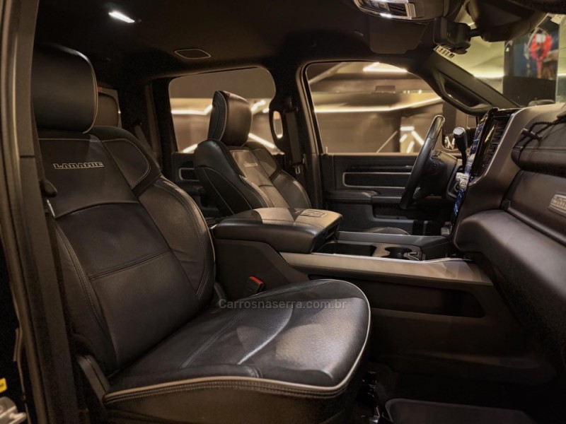 2500 LARAMIE 6.7 NIGHT ED TURBO CD 4X4 DIESEL 4P AUTOMÁTICO - 2021 - NOVO HAMBURGO