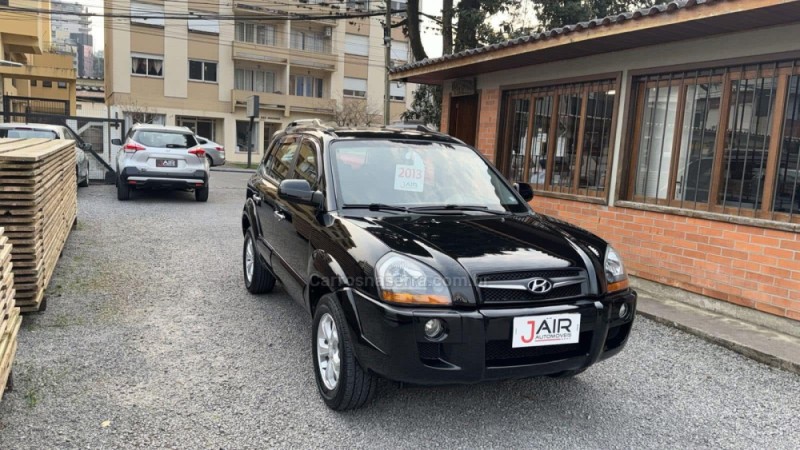 tucson 2.0 mpfi gls 16v 143cv 2wd flex 4p automatico 2013 garibaldi