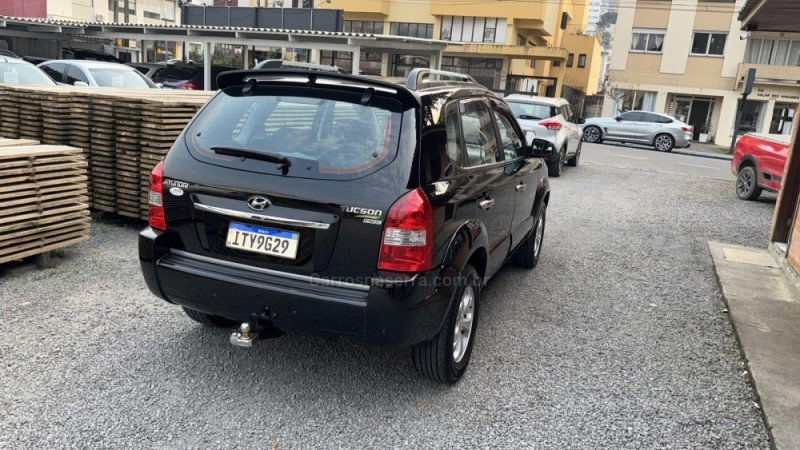 TUCSON 2.0 MPFI GLS 16V 143CV 2WD FLEX 4P AUTOMÁTICO - 2013 - GARIBALDI