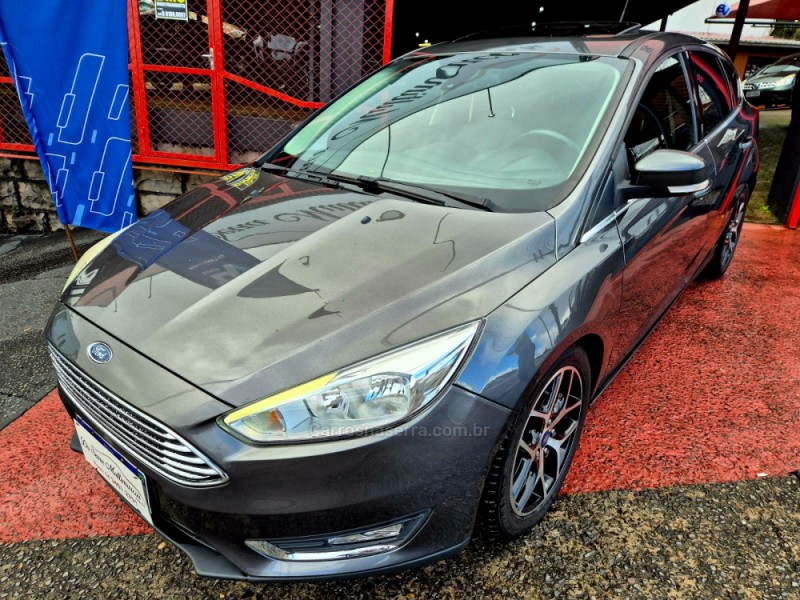 FOCUS 2.0 TITANIUM 16V FLEX 4P AUTOMÁTICO - 2017 - FARROUPILHA