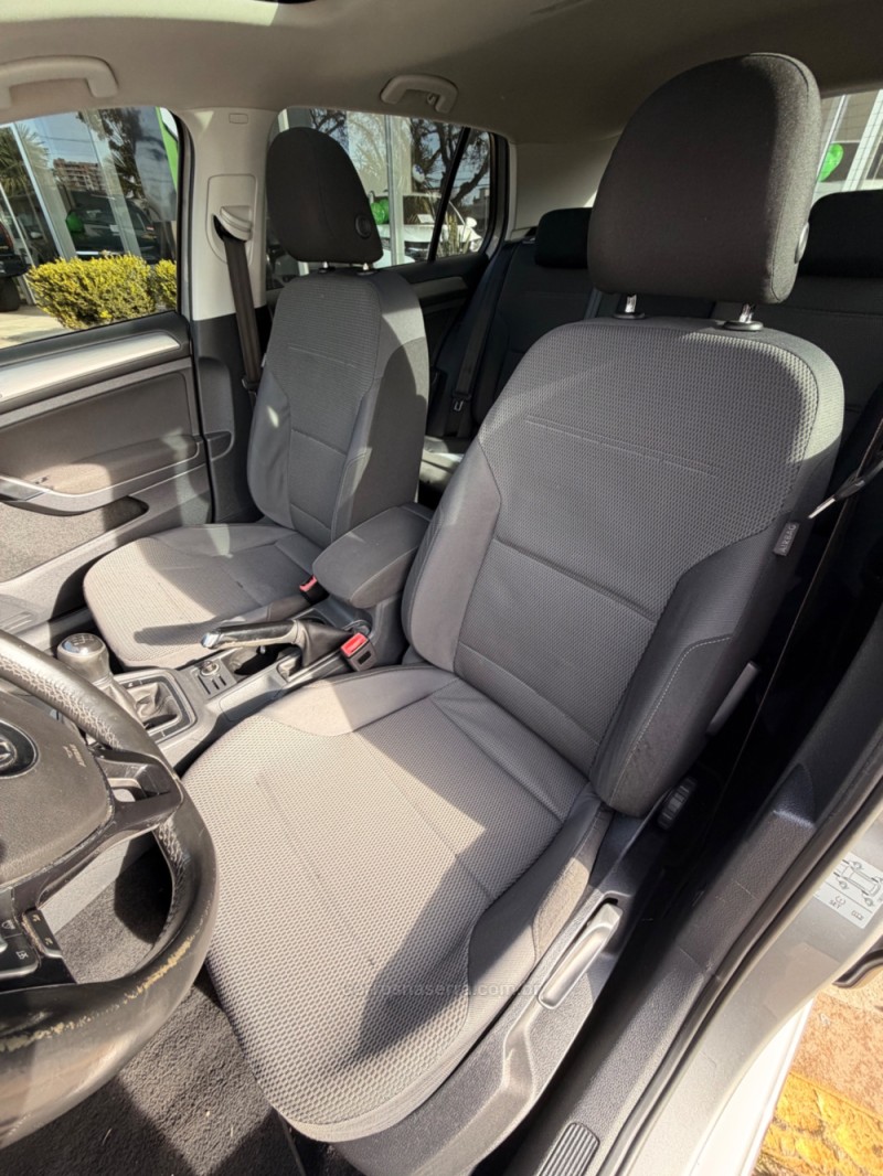 GOLF 1.0 TSI COMFORTLINE 12V TOTAL FLEX 4P MANUAL - 2017 - FARROUPILHA