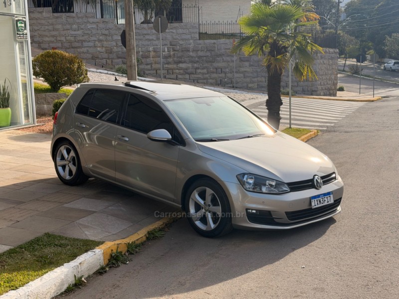 GOLF 1.0 TSI COMFORTLINE 12V TOTAL FLEX 4P MANUAL - 2017 - FARROUPILHA