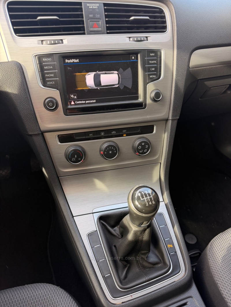 GOLF 1.0 TSI COMFORTLINE 12V TOTAL FLEX 4P MANUAL - 2017 - FARROUPILHA