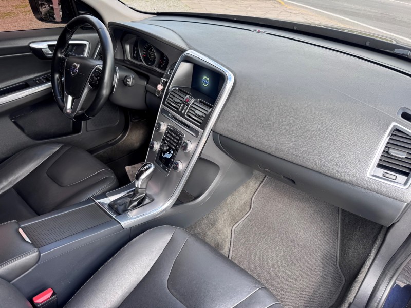 XC60 2.0 T5 KINETIC GASOLINA 4P AUTOMÁTICO - 2017 - CAXIAS DO SUL
