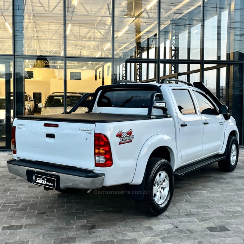 HILUX 3.0 SR 4X4 CD 16V TURBO INTERCOOLER DIESEL 4P MANUAL - 2011 - VACARIA