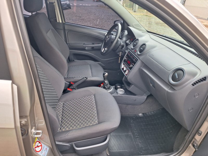 VOYAGE 1.6 MI COMFORTLINE 8V FLEX 4P MANUAL - 2015 - CAXIAS DO SUL