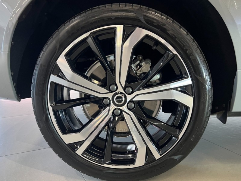 XC60 2.0 T8 ULTIMATE DARK AWD HIBRIDO 4P AUTOMÁTICO  - 2024 - FLORES DA CUNHA