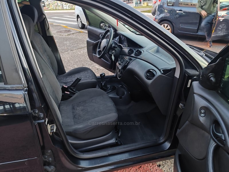 FOCUS 1.6 GL 8V FLEX 4P MANUAL - 2009 - FARROUPILHA