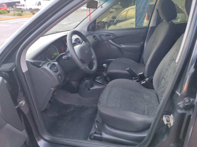 FOCUS 1.6 GL 8V FLEX 4P MANUAL - 2009 - FARROUPILHA