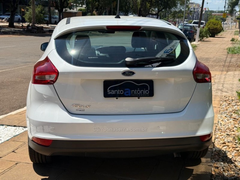 FOCUS 1.6 SE 16V FLEX 4P MANUAL - 2018 - LAGOA VERMELHA