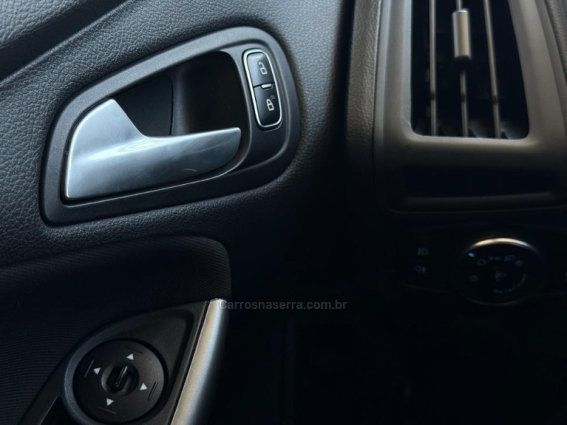 FOCUS 1.6 SE 16V FLEX 4P MANUAL - 2018 - LAGOA VERMELHA
