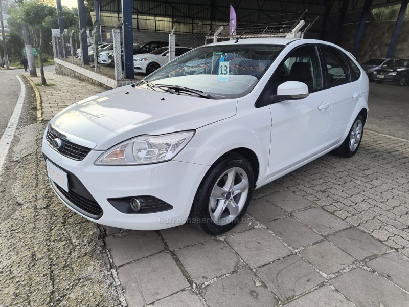 FOCUS 1.6 GLX 16V FLEX 4P MANUAL - 2013 - BENTO GONçALVES