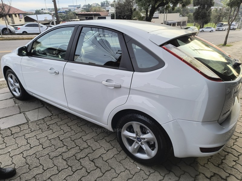 FOCUS 1.6 GLX 16V FLEX 4P MANUAL - 2013 - BENTO GONçALVES