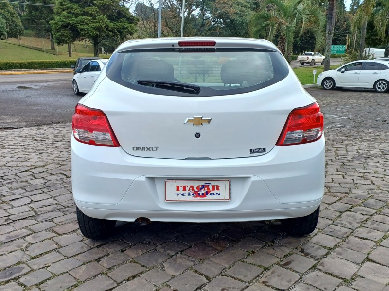 ONIX 1.0 MPFI LT 8V FLEX 4P MANUAL - 2015 - FLORES DA CUNHA