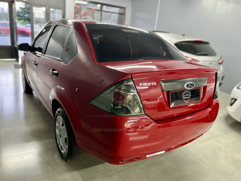 FIESTA 1.6 MPI SEDAN 8V FLEX 4P MANUAL - 2011 - CAXIAS DO SUL