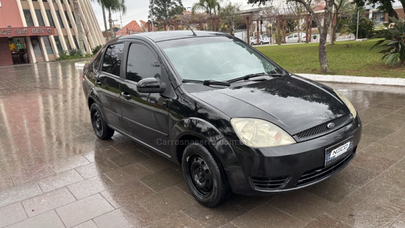 FIESTA 1.6 MPI 8V GASOLINA 4P MANUAL - 2006 - BENTO GONçALVES