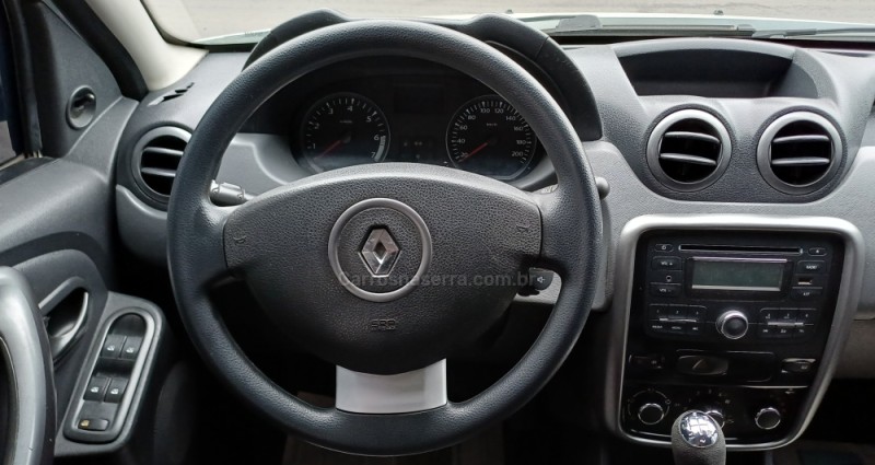DUSTER 1.6 EXPRESSION 4X2 16V FLEX 4P MANUAL - 2015 - FARROUPILHA
