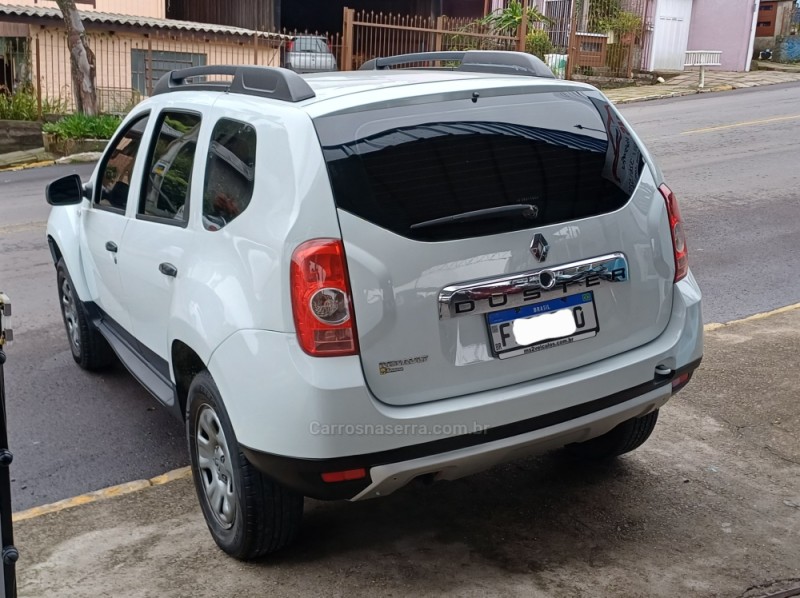 DUSTER 1.6 EXPRESSION 4X2 16V FLEX 4P MANUAL - 2015 - FARROUPILHA
