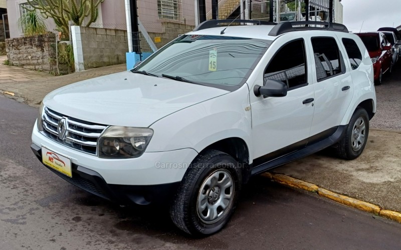 DUSTER 1.6 EXPRESSION 4X2 16V FLEX 4P MANUAL - 2015 - FARROUPILHA