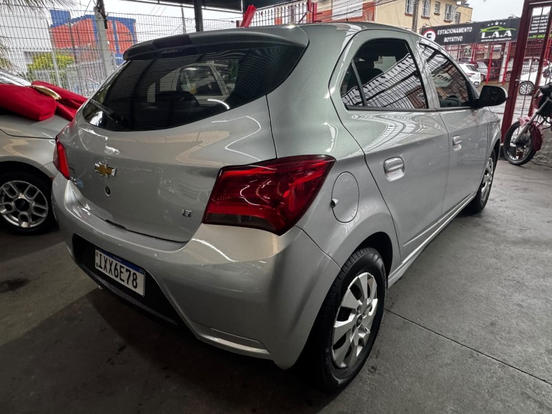 ONIX 1.0 LT PLUS 8V FLEX 4P MANUAL - 2018 - CAXIAS DO SUL