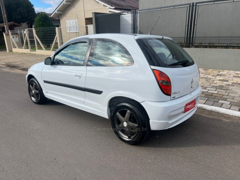 CELTA 1.0 MPFI 8V GASOLINA 2P MANUAL - 2001 - ESTâNCIA VELHA