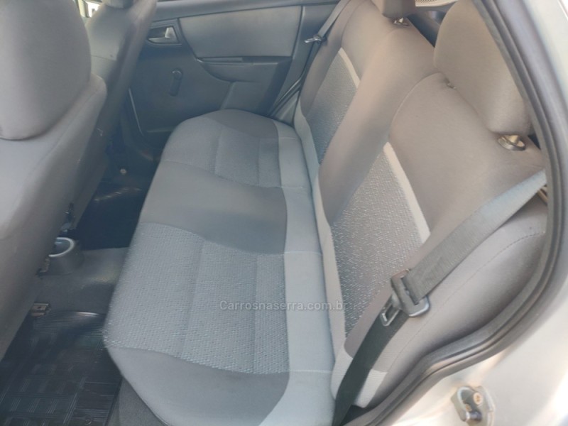 CELTA 1.0 MPFI LT 8V FLEX 4P MANUAL - 2013 - GUAPORé
