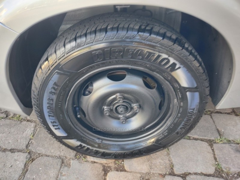 CELTA 1.0 MPFI LT 8V FLEX 4P MANUAL - 2013 - GUAPORé