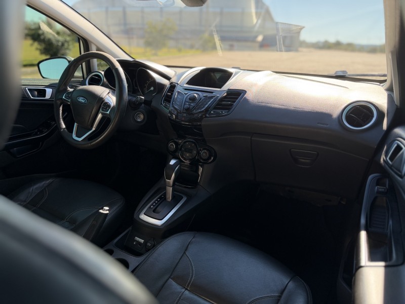 FIESTA 1.6 TITANIUM HATCH 16V FLEX 4P AUTOMÁTICO - 2015 - ANTôNIO PRADO