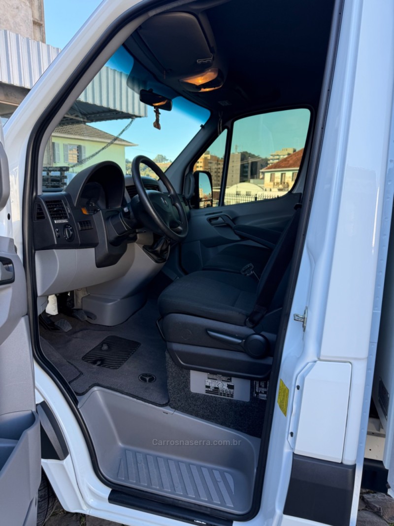SPRINTER 2.2 CHASSI 415 EXTRA LONGO DIESEL 3P MANUAL - 2019 - SãO MARCOS