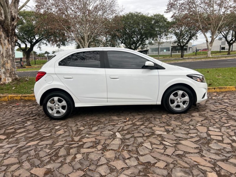 ONIX 1.4 MPFI LT 8V FLEX 4P MANUAL - 2019 - DOIS IRMãOS