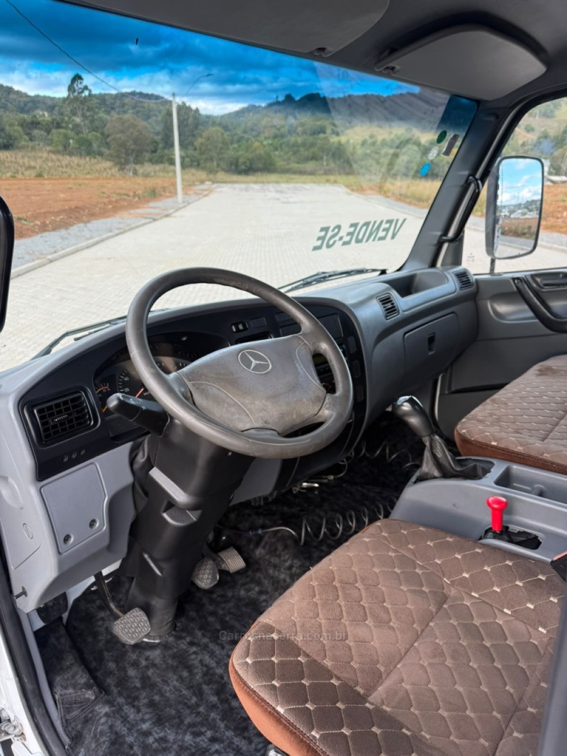 ACCELO 915 C - 2009 - SãO MARCOS
